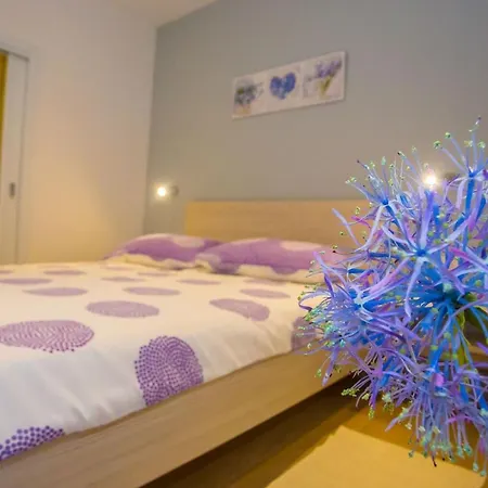 Appartement Three-bedroom Mir With Private Infinity Pool