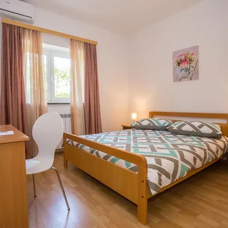 Three-bedroom Mir With Private Infinity Pool *