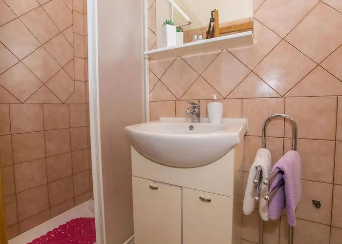 Apartman Three-bedroom Mir With Private Infinity Pool